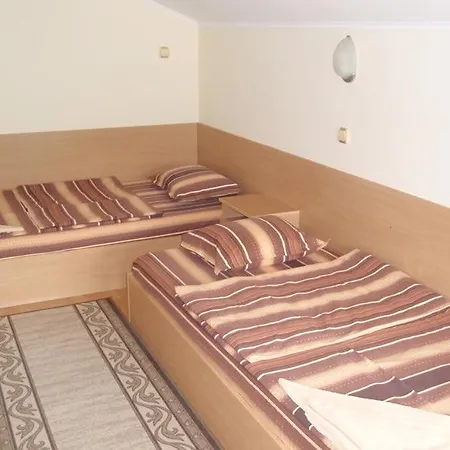 Tihiqt Kat Hotel Dospat