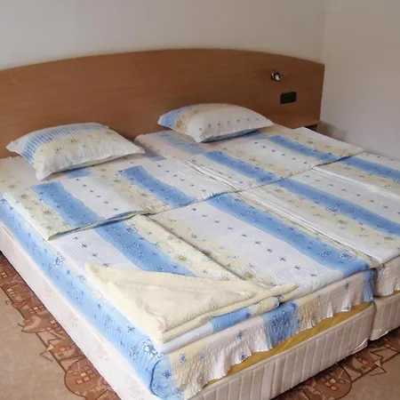 Hotel Tihiqt Kat *