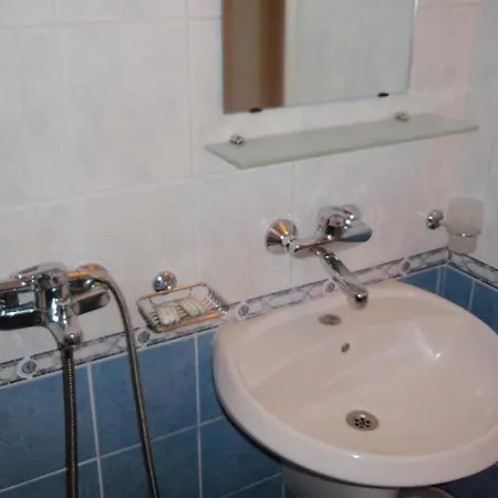 Hotel Tihiqt Kat Dospat