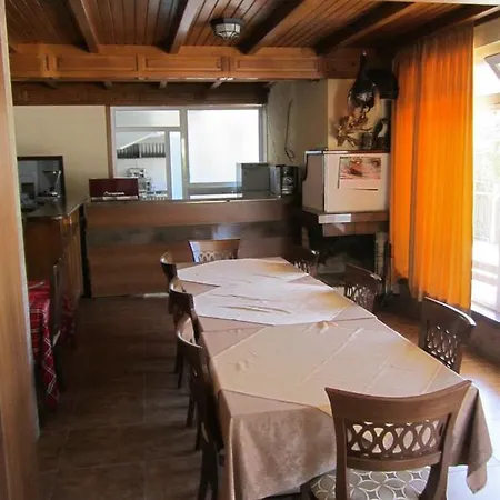 Hotel Tihiqt Kat *