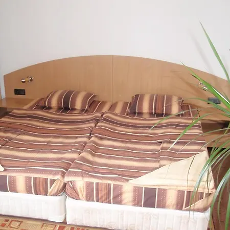 Tihiqt Kat Hotel