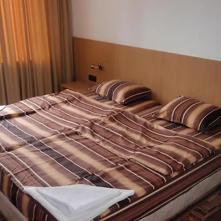 Hotel Tihiqt Kat Dospat