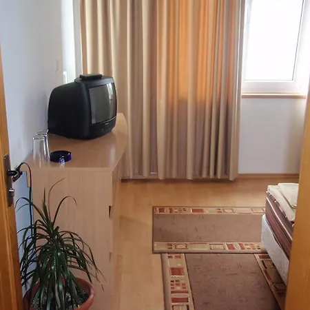 Tihiqt Kat Hotel Dospat