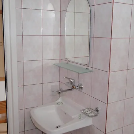 Hotel Tihiqt Kat Dospat