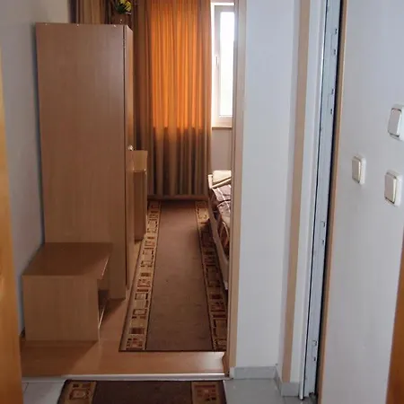 Tihiqt Kat Hotel