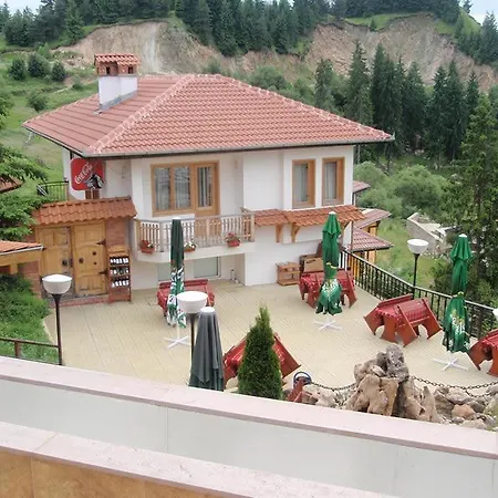 Tihiqt Kat Hotel