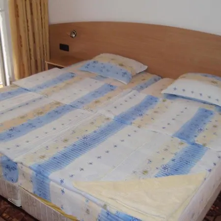 Hotel Tihiqt Kat *