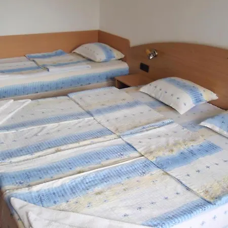 Tihiqt Kat Hotel *