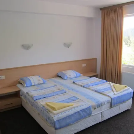 Hotel Tihiqt Kat *